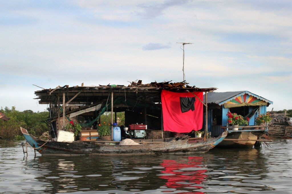 カンボジアの水上ハウス