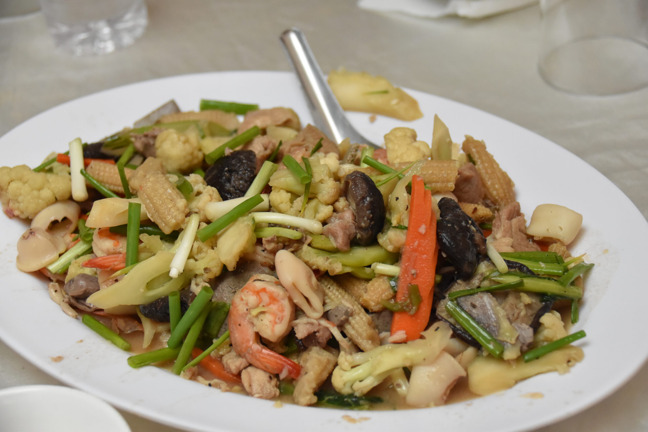 カンボジアの野菜料理