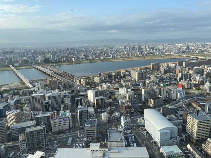 梅田スカイビルからの淀川の眺め