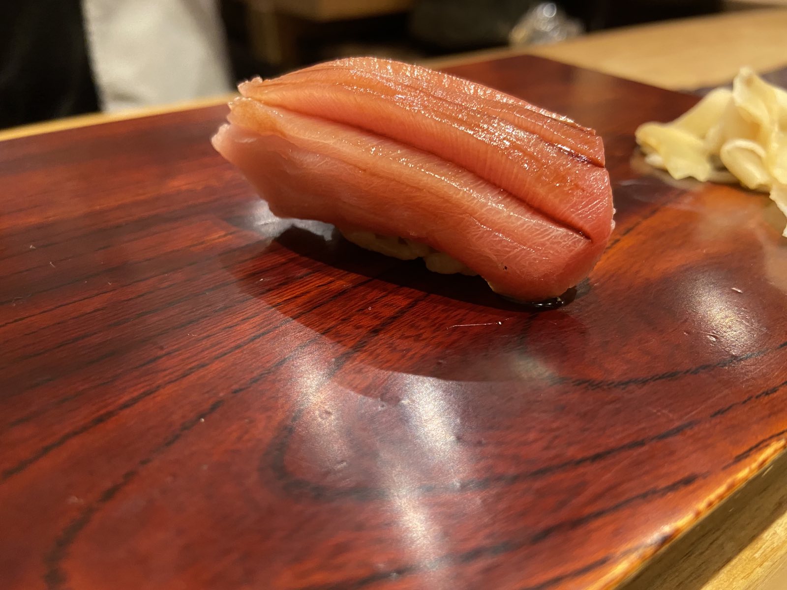 中トロ寿司